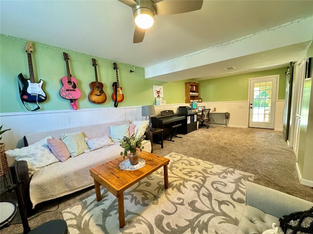 142 Partridge Run Road Gibsonia, PA 15044 - Photo 29 of 32 a living room with furniture and a table