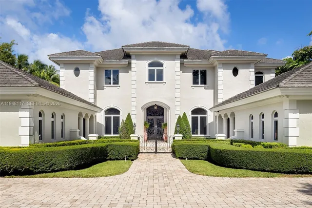 $10,400,000 | 8252 School House Road, Miami, FL 33143
