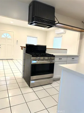 $3,200 | 2820 7th Avenue, Los Angeles, CA 90018