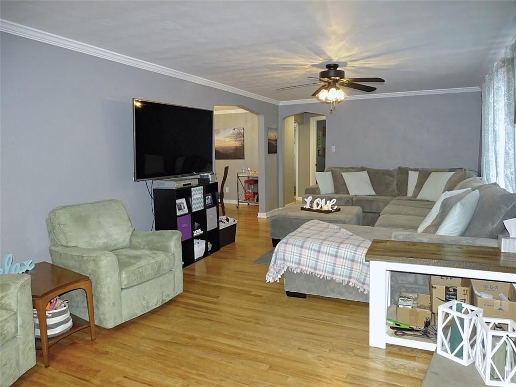 854 Falck Road McKees Rocks, PA 15136 - Photo 3 of 16