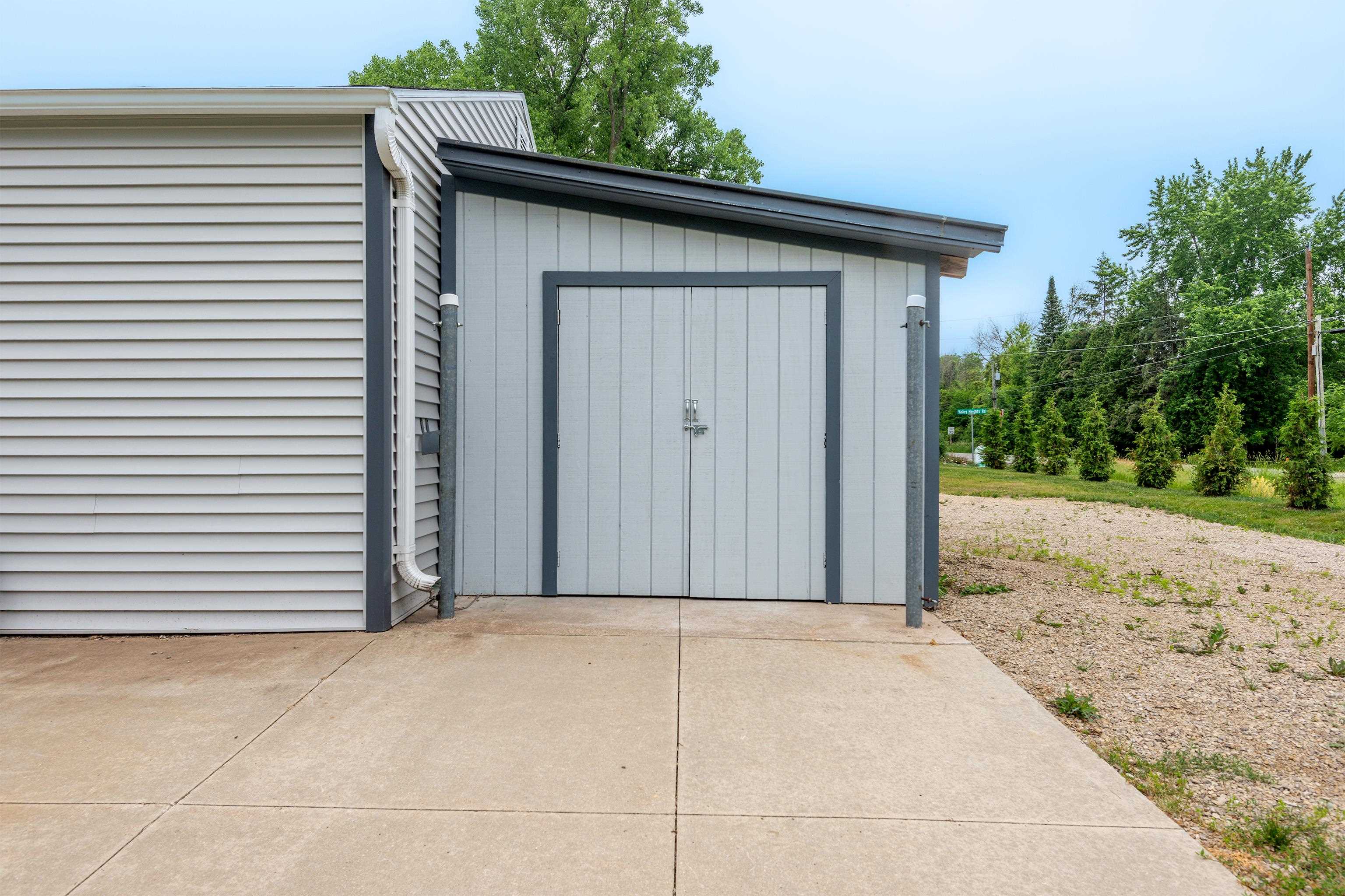 5086 Valley Heights Road Oshkosh, WI 54904 - Photo 78 of 86