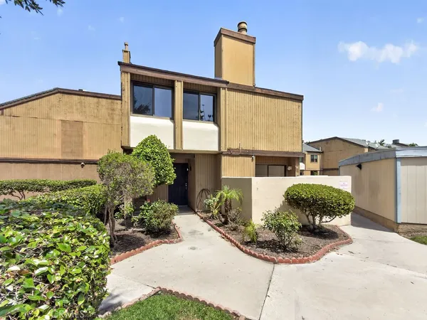 $670,000 | 1381 South Walnut Street, Unit 2304, Anaheim, CA 92802