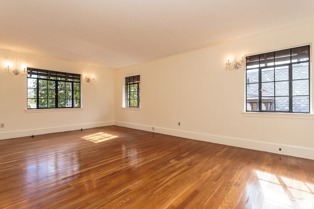 10 Essex Road Belmont, MA 02478 - Photo 13 of 22 Gallery Image 13