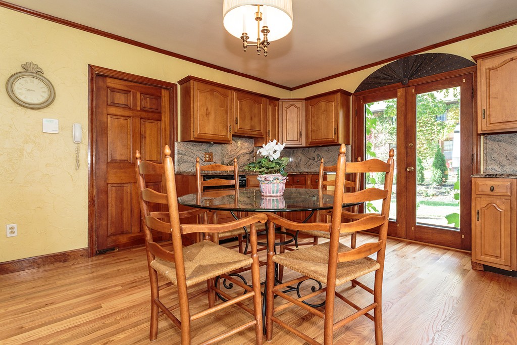 10 Essex Road Belmont, MA 02478 - Photo 8 of 22 Gallery Image 8