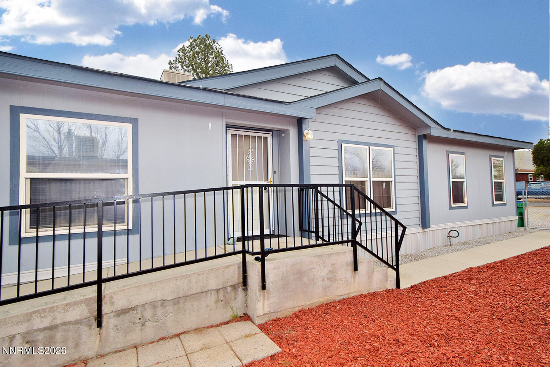 289 Aristocrat Way Reno, NV 89506 - Photo 2 of 30 aaaDSC_0297