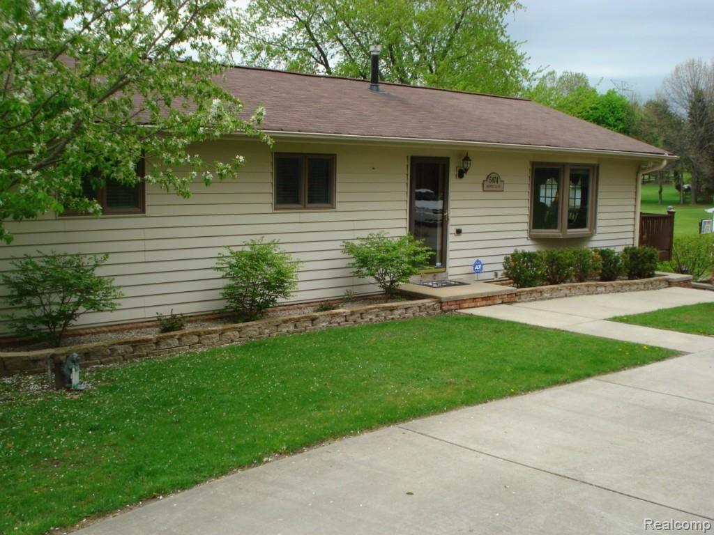 5474 Whipple Lake Road Clarkston, MI 48348 - Photo 47 of 47 Front of House