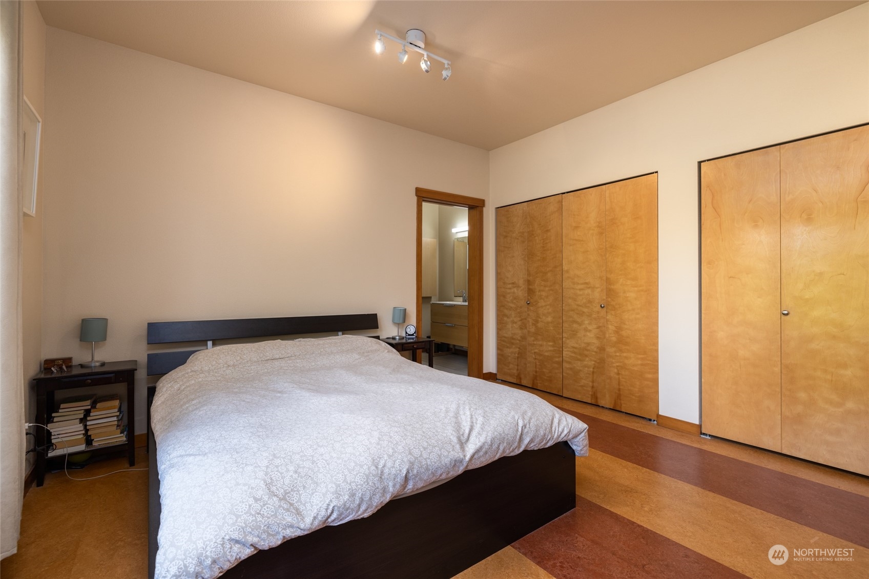 908 Mission Road Everson, WA 98247 - Photo 25 of 40 a bedroom with a bed window and a table