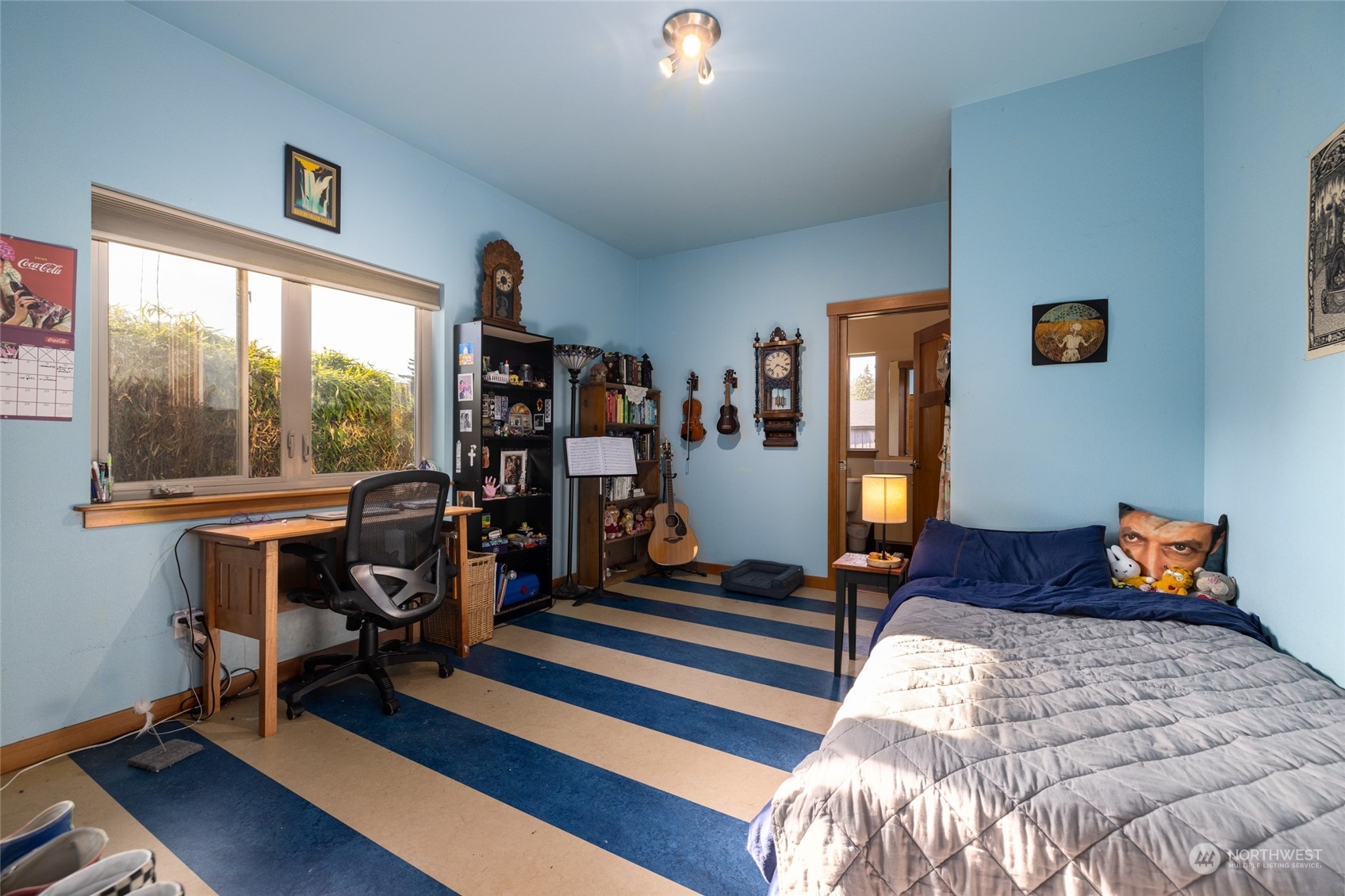 908 Mission Road Everson, WA 98247 - Photo 28 of 40 a bedroom with furniture and a window
