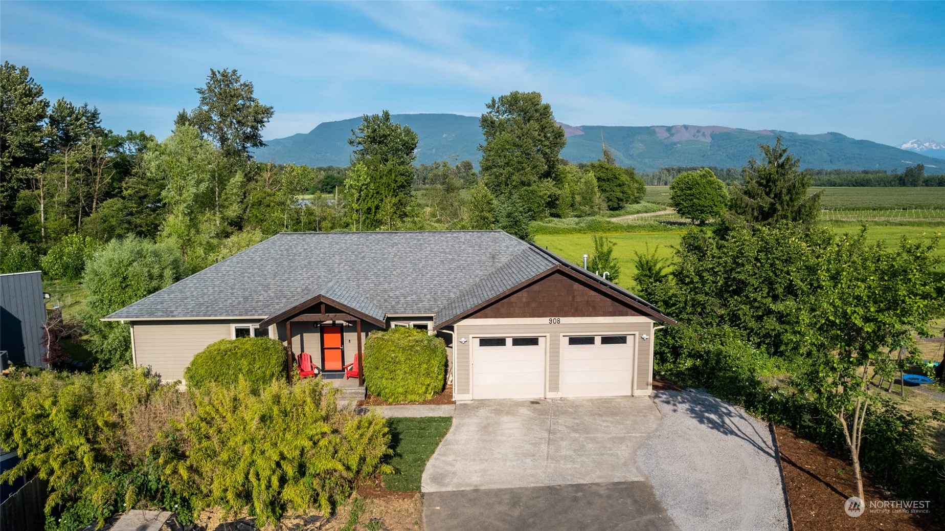 908 Mission Road Everson, WA 98247 - Photo 33 of 40 an aerial view of a house