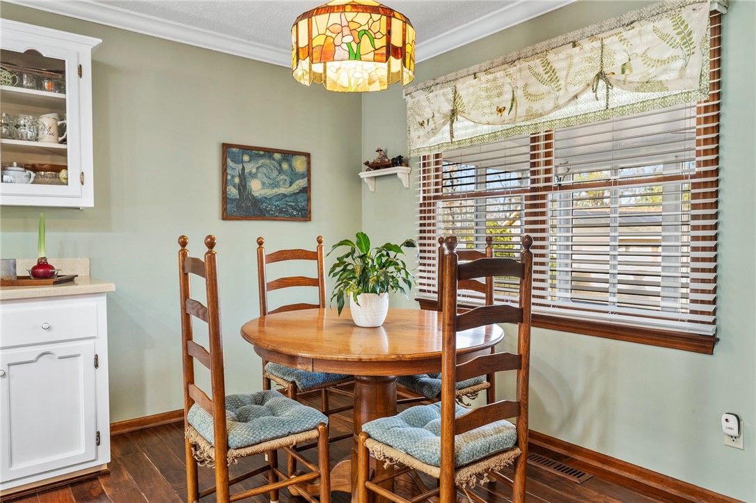 187 Teri Drive Liberty, SC 29657 - Photo 13 of 50 Eat in kitchen with warm, natural light.