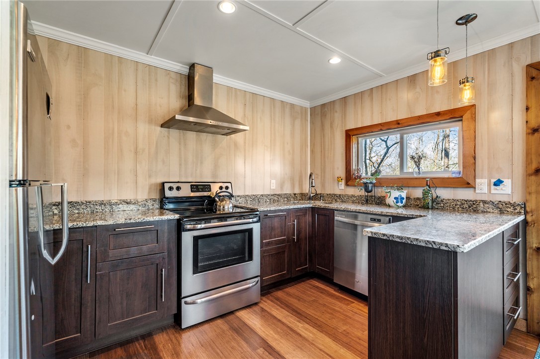 187 Teri Drive Liberty, SC 29657 - Photo 38 of 50 Full kitchen in tree house.