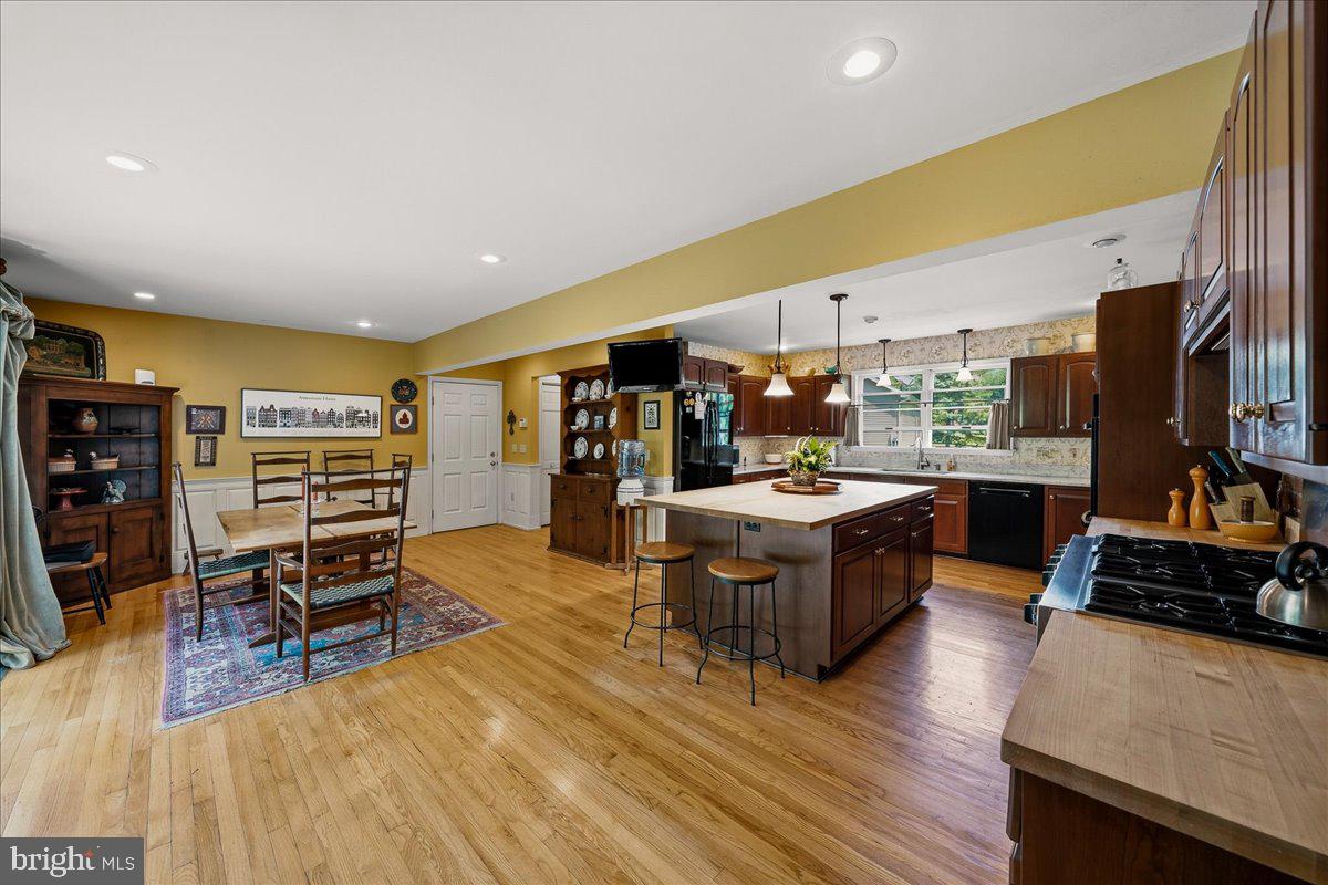 105 Fetherman Road Stroudsburg, PA 18360 - Photo 16 of 69 Enjoy morning breakfast at the table
