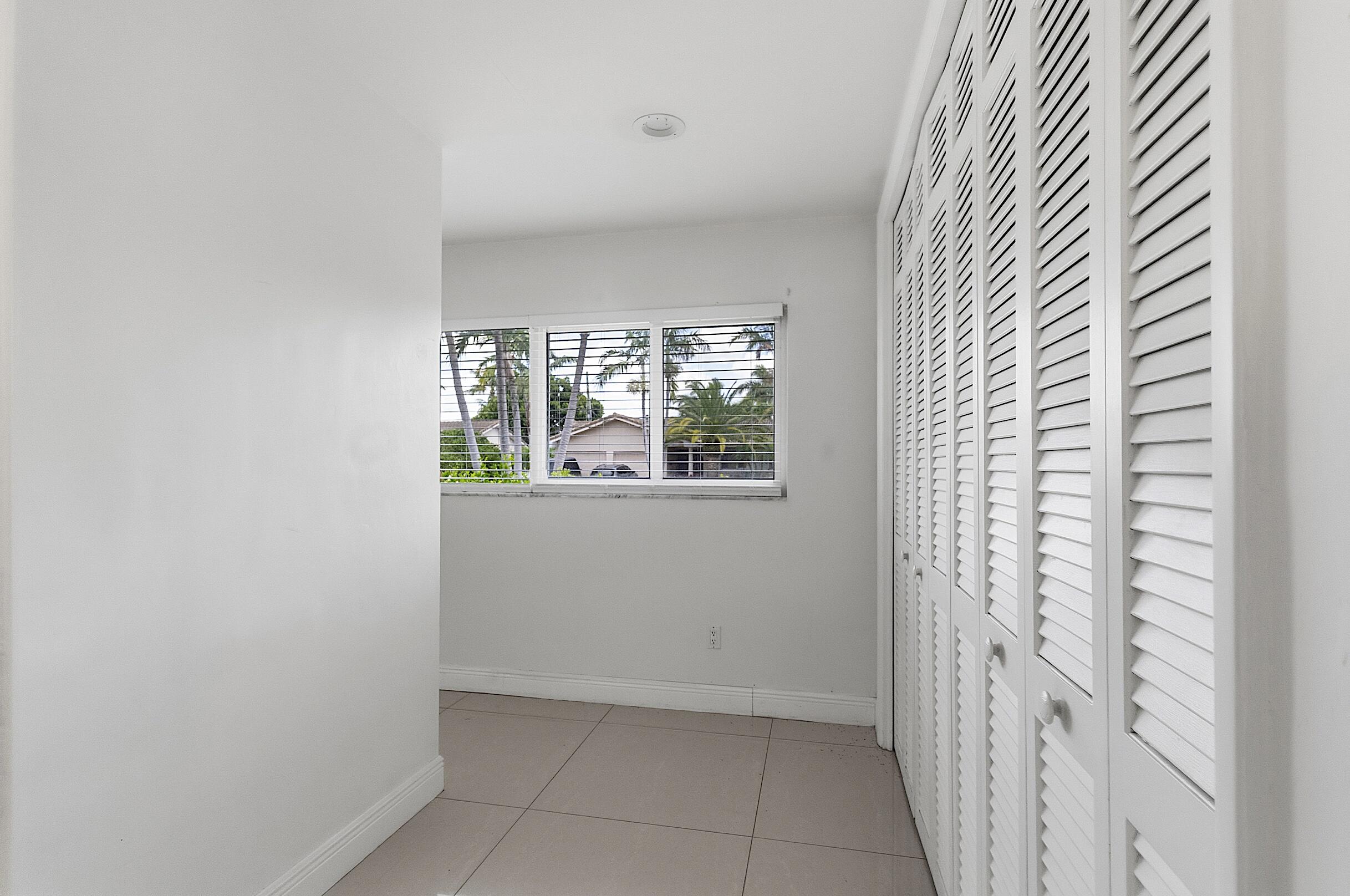 2910 Northeast 40th Court Lighthouse Point, FL 33064 - Photo 34 of 49 2910 NE 40th Ct - - 033