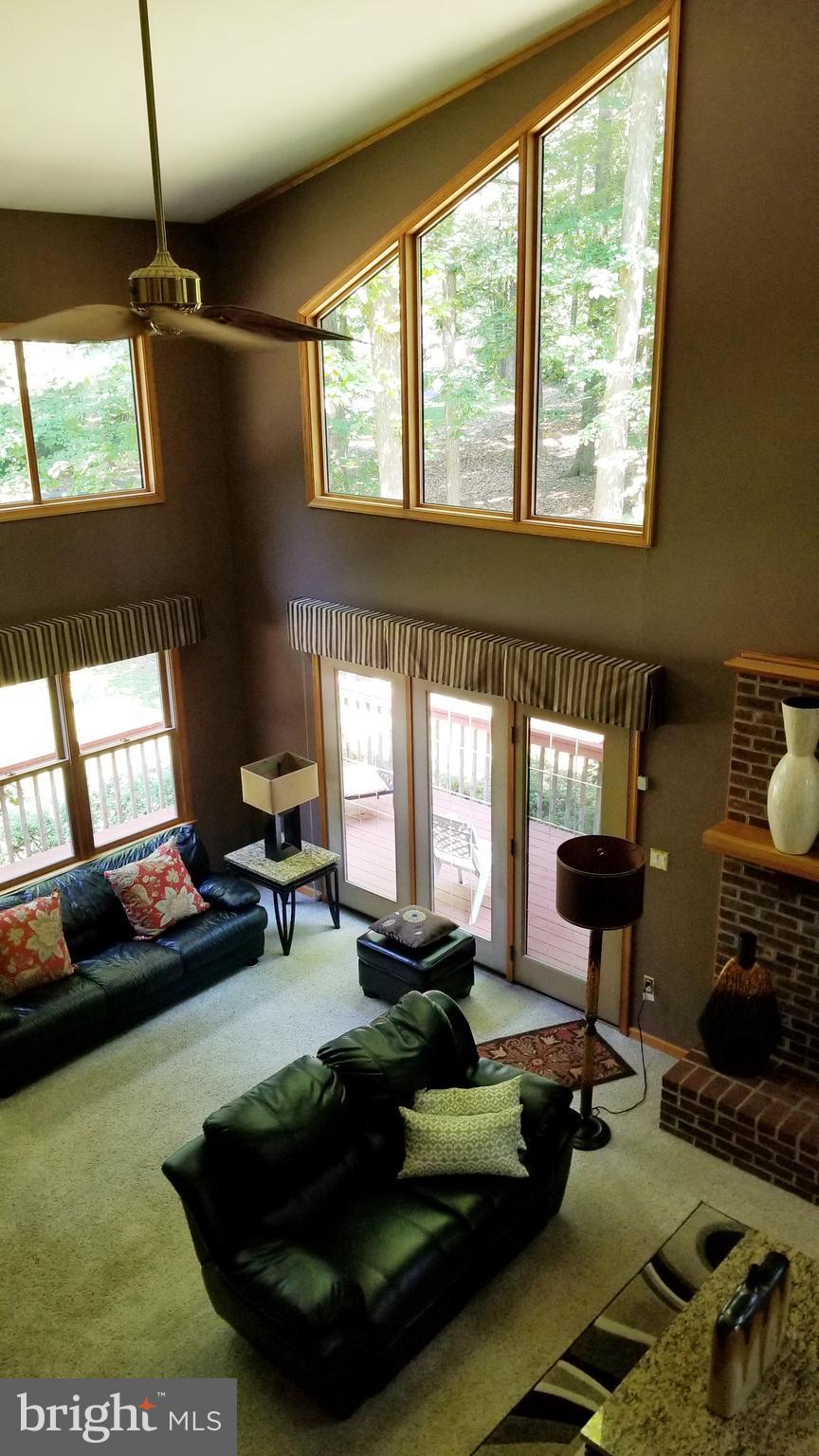 15408 Parrish Road Upperco, MD 21155 - Photo 7 of 29 Living Room