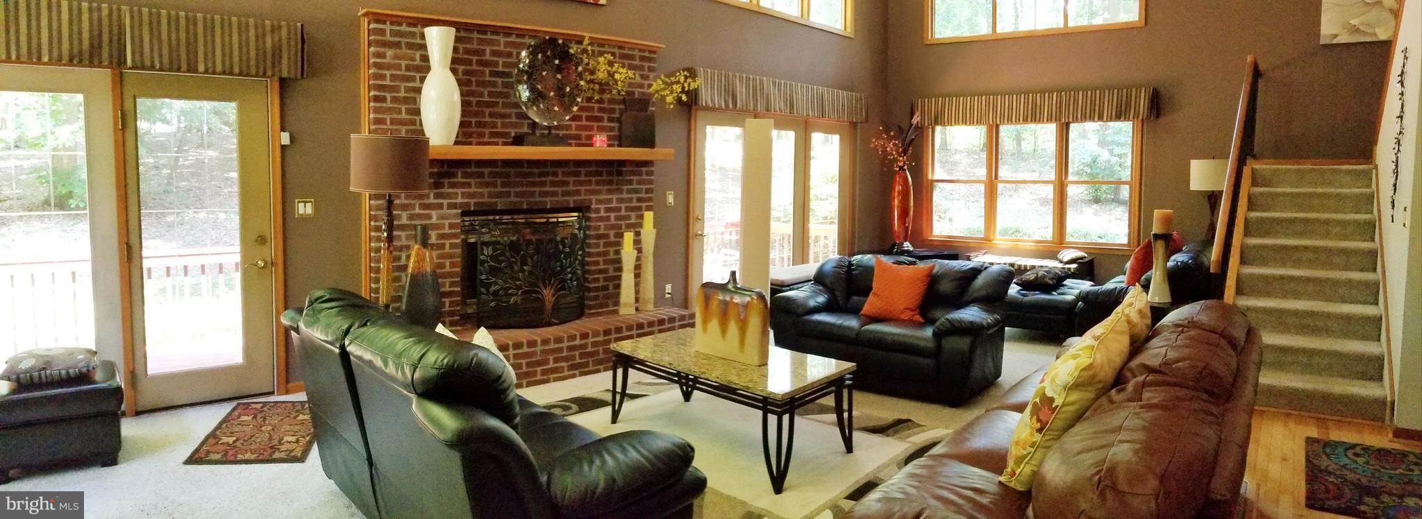 15408 Parrish Road Upperco, MD 21155 - Photo 10 of 29 Living Room