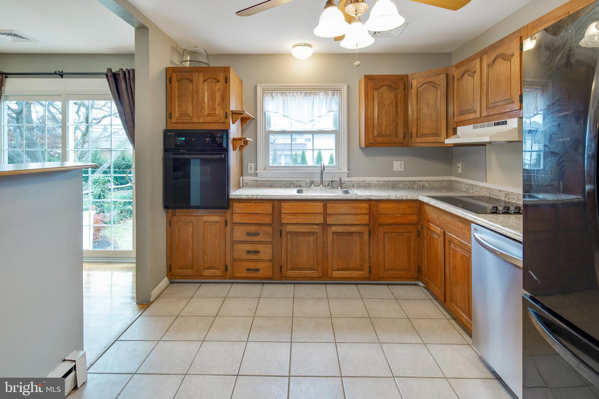 104 White Fawn Road Newark, DE 19711 - Photo 6 of 20 Kitchen