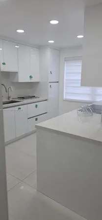 $2,200 | 6901 Cypress Road, Unit B17, Plantation, FL 33317