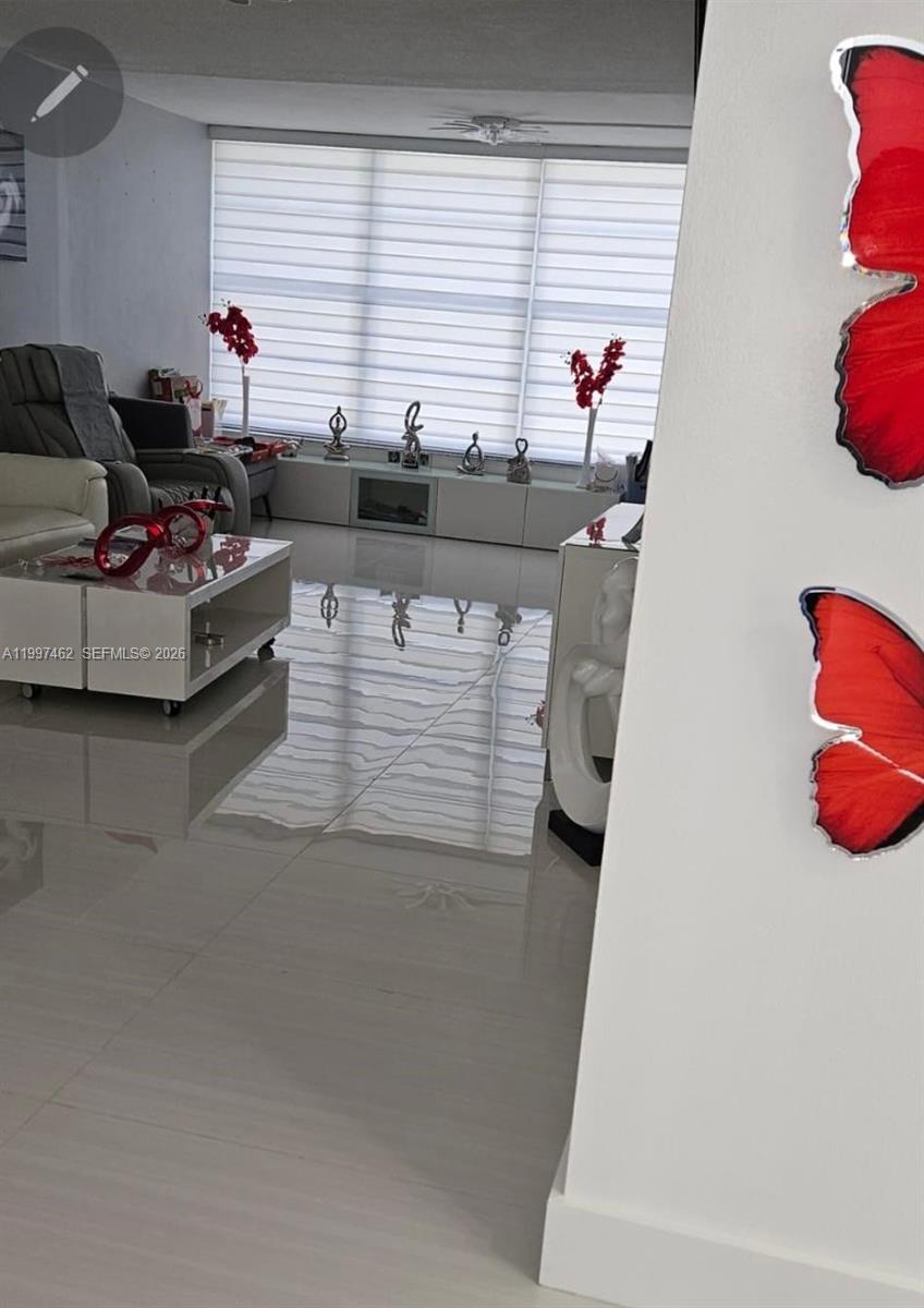 6901 Cypress Road, Unit B17 Plantation, FL 33317 - Photo 4 of 9