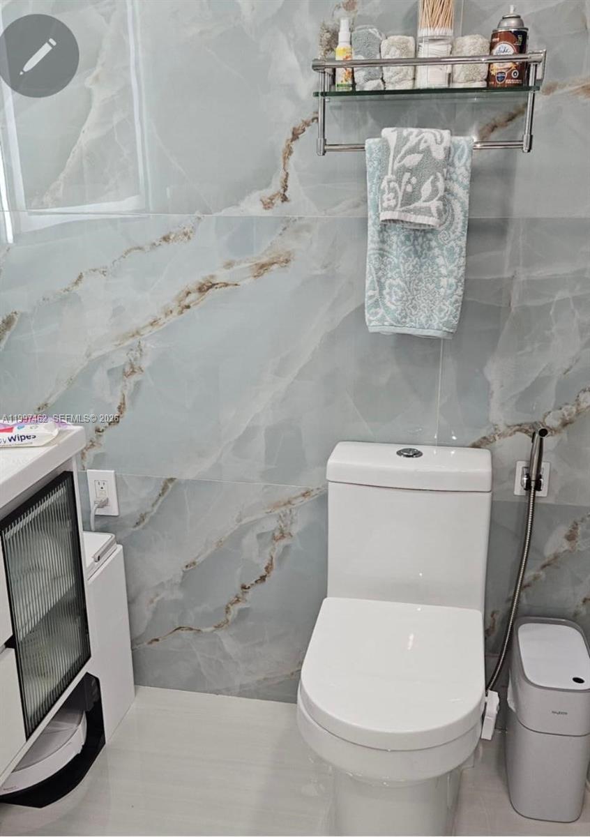 6901 Cypress Road, Unit B17 Plantation, FL 33317 - Photo 9 of 9