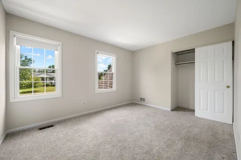 $750,000 | 1392 Terre Drive, Libertyville, IL 60048