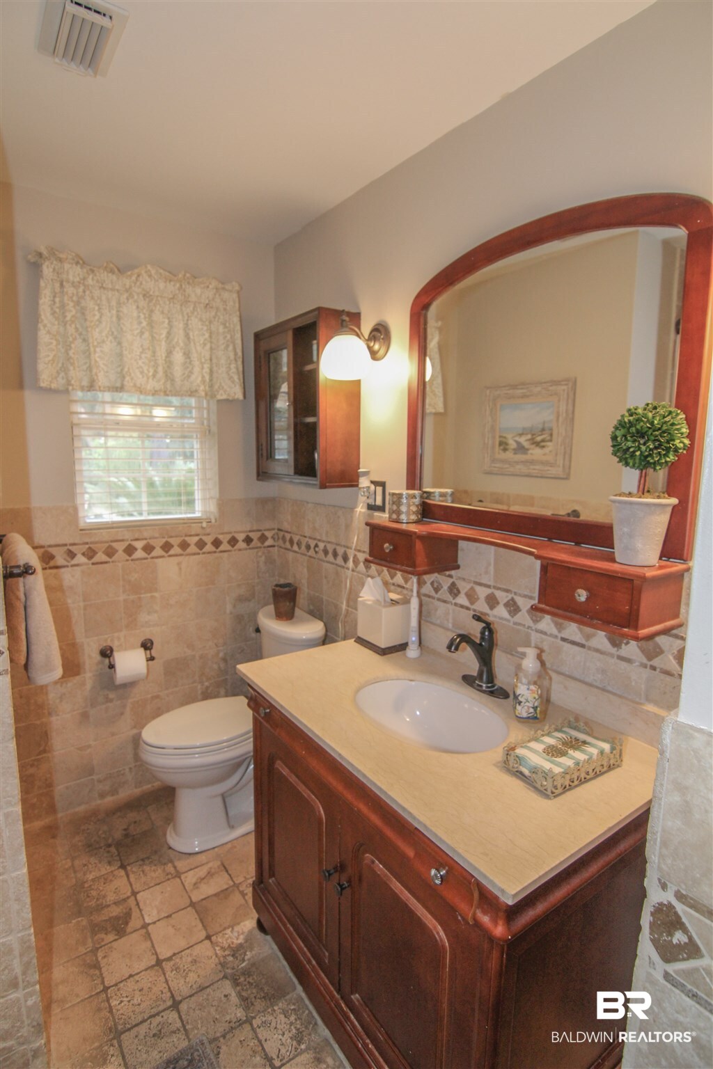 315 Gaines Avenue Mobile, AL 36609 - Photo 22 of 30 Bathroom 2