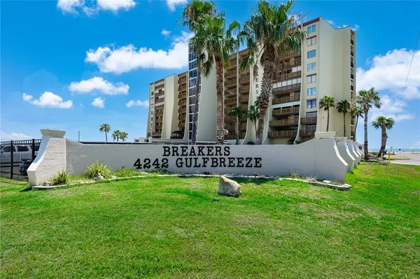 $339,500 | 4242 Gulfbreeze Boulevard, Unit 302, Corpus Christi, TX 78402