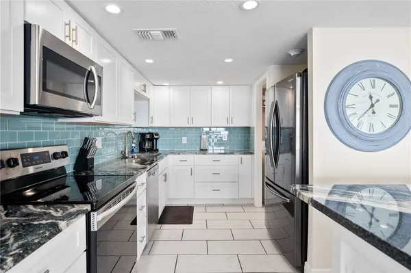 $339,500 | 4242 Gulfbreeze Boulevard, Unit 302, Corpus Christi, TX 78402