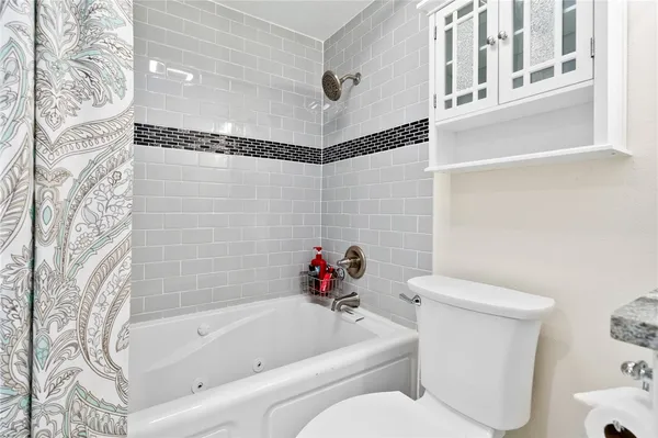 $339,500 | 4242 Gulfbreeze Boulevard, Unit 302, Corpus Christi, TX 78402