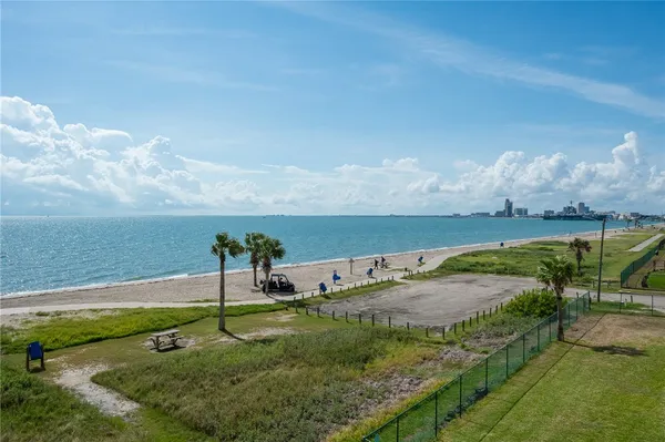 $339,500 | 4242 Gulfbreeze Boulevard, Unit 302, Corpus Christi, TX 78402