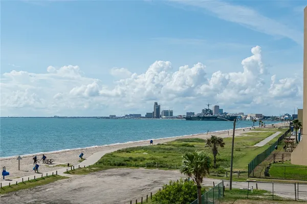 $339,500 | 4242 Gulfbreeze Boulevard, Unit 302, Corpus Christi, TX 78402