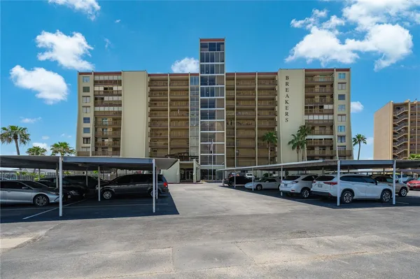 $339,500 | 4242 Gulfbreeze Boulevard, Unit 302, Corpus Christi, TX 78402