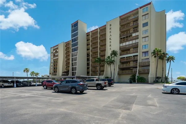 $339,500 | 4242 Gulfbreeze Boulevard, Unit 302, Corpus Christi, TX 78402
