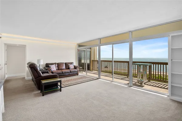 $339,500 | 4242 Gulfbreeze Boulevard, Unit 302, Corpus Christi, TX 78402