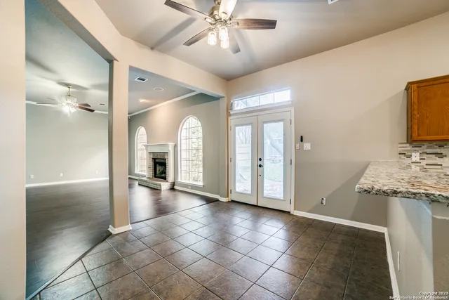 $2,400 | 7 Brentcove, San Antonio, TX 78254