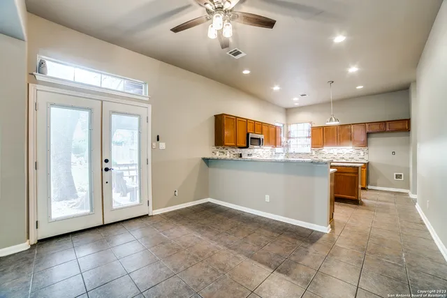$2,400 | 7 Brentcove, San Antonio, TX 78254