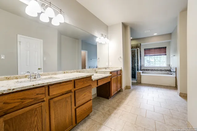 $2,400 | 7 Brentcove, San Antonio, TX 78254