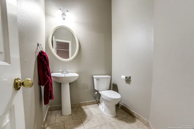 $2,400 | 7 Brentcove, San Antonio, TX 78254