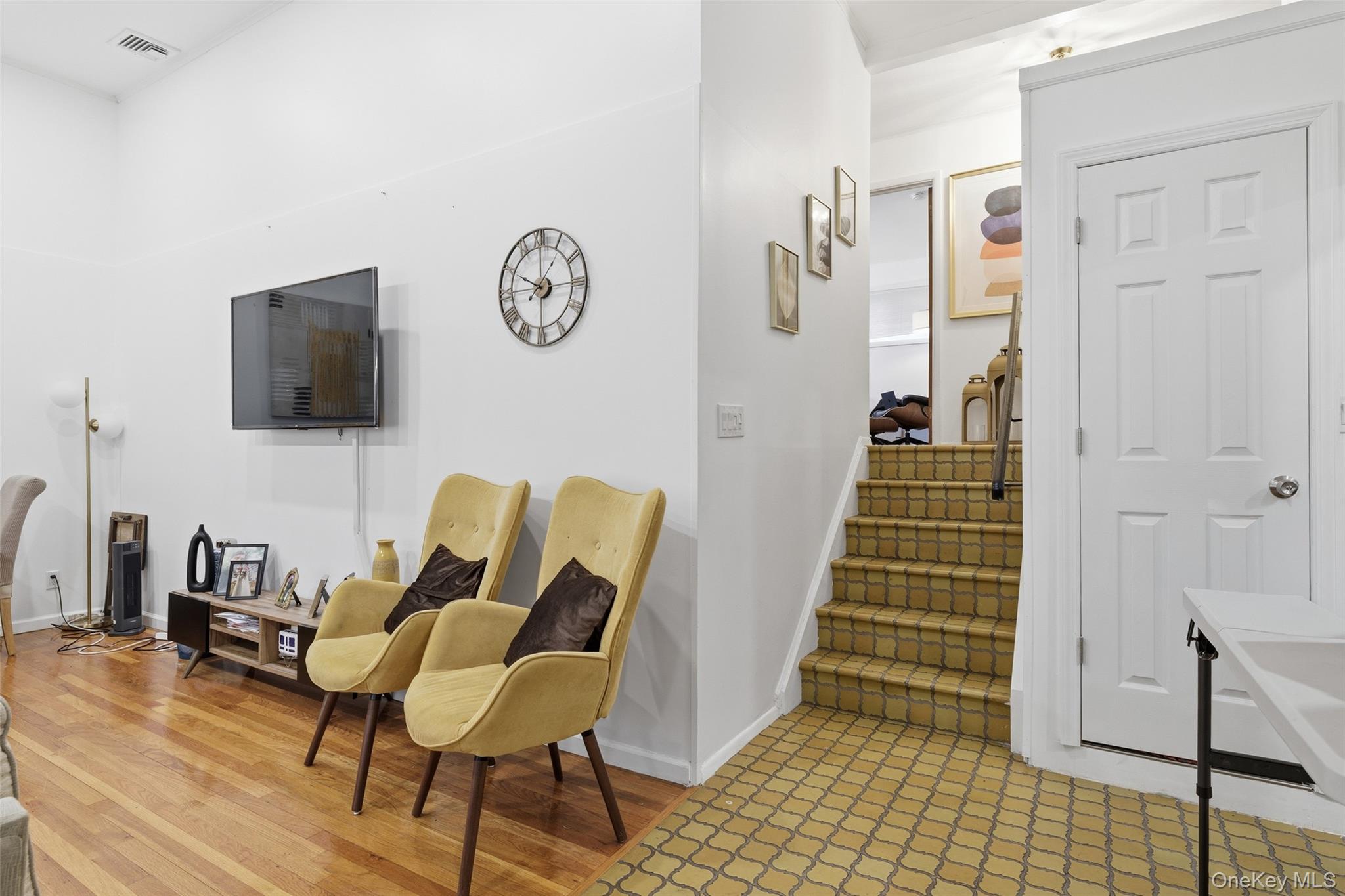 921 Edwards Boulevard Valley Stream, NY 11580 - Photo 5 of 29