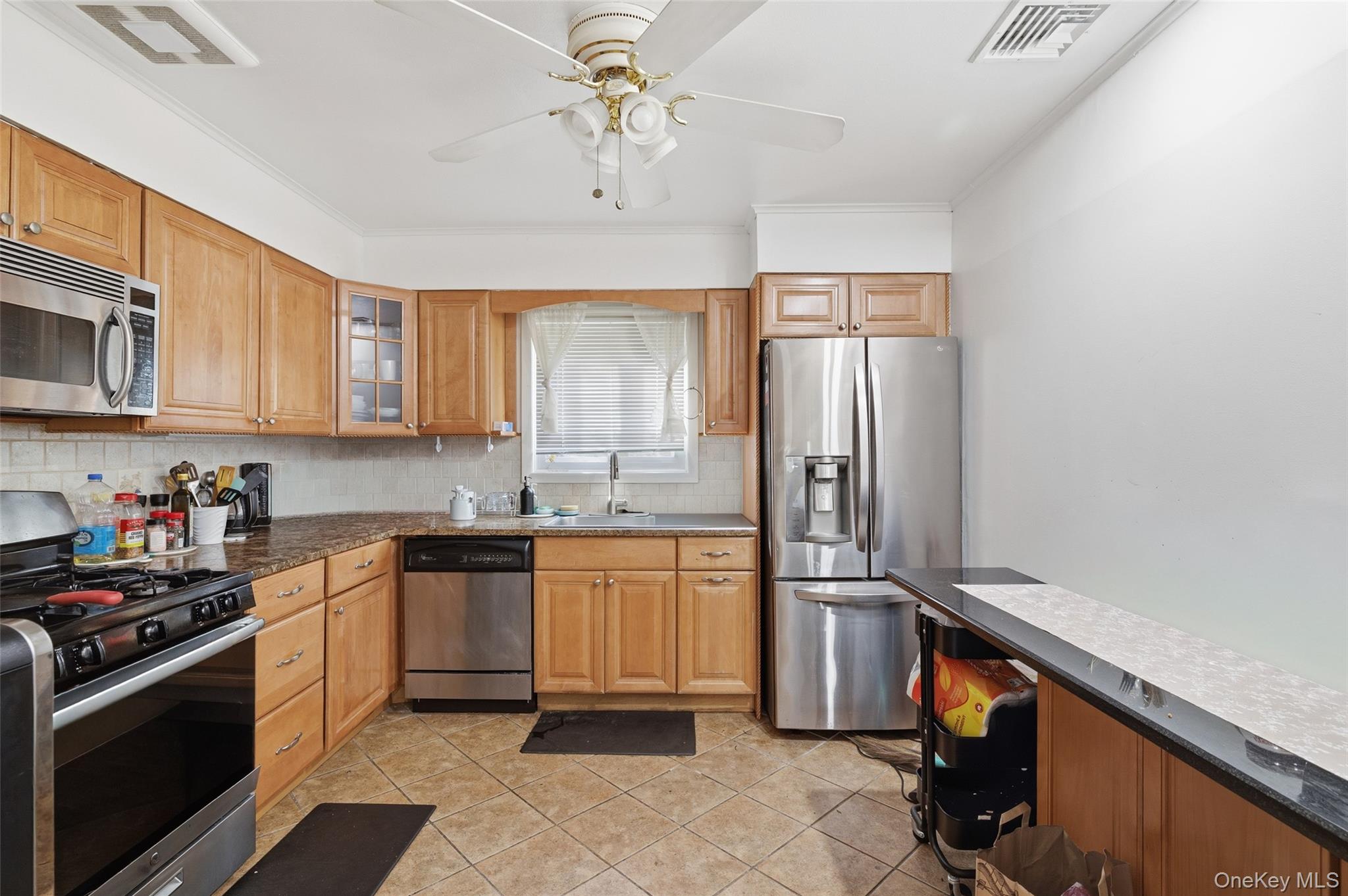 921 Edwards Boulevard Valley Stream, NY 11580 - Photo 8 of 29
