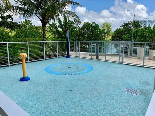 $4,150 | 16385 Biscayne Boulevard, Unit 1104, North Miami Beach, FL 33160