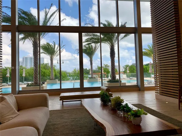 $4,150 | 16385 Biscayne Boulevard, Unit 1104, North Miami Beach, FL 33160