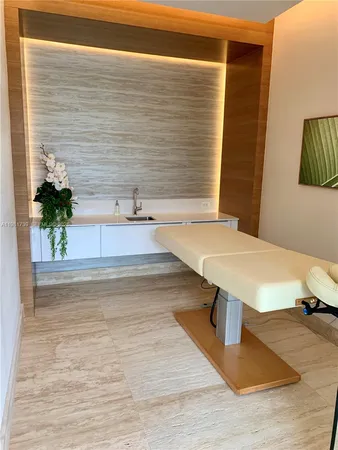 $4,150 | 16385 Biscayne Boulevard, Unit 1104, North Miami Beach, FL 33160