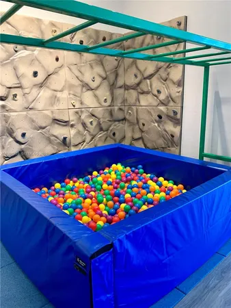 $4,150 | 16385 Biscayne Boulevard, Unit 1104, North Miami Beach, FL 33160