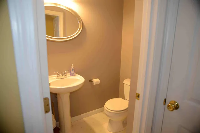 $715,000 | 51 Portsmouth Avenue, Exeter, NH 03833