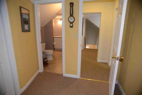 $715,000 | 51 Portsmouth Avenue, Exeter, NH 03833
