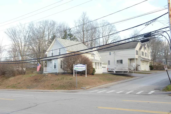 $715,000 | 51 Portsmouth Avenue, Exeter, NH 03833