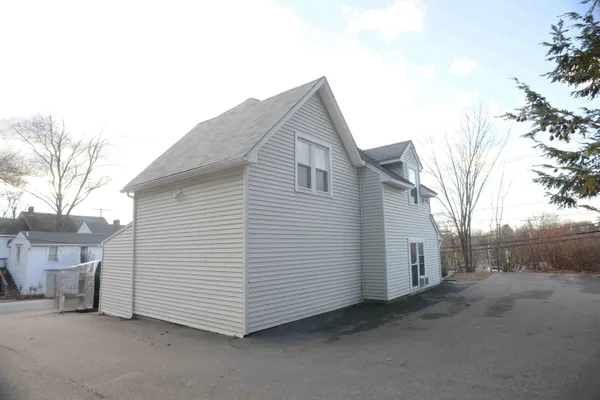 $715,000 | 51 Portsmouth Avenue, Exeter, NH 03833