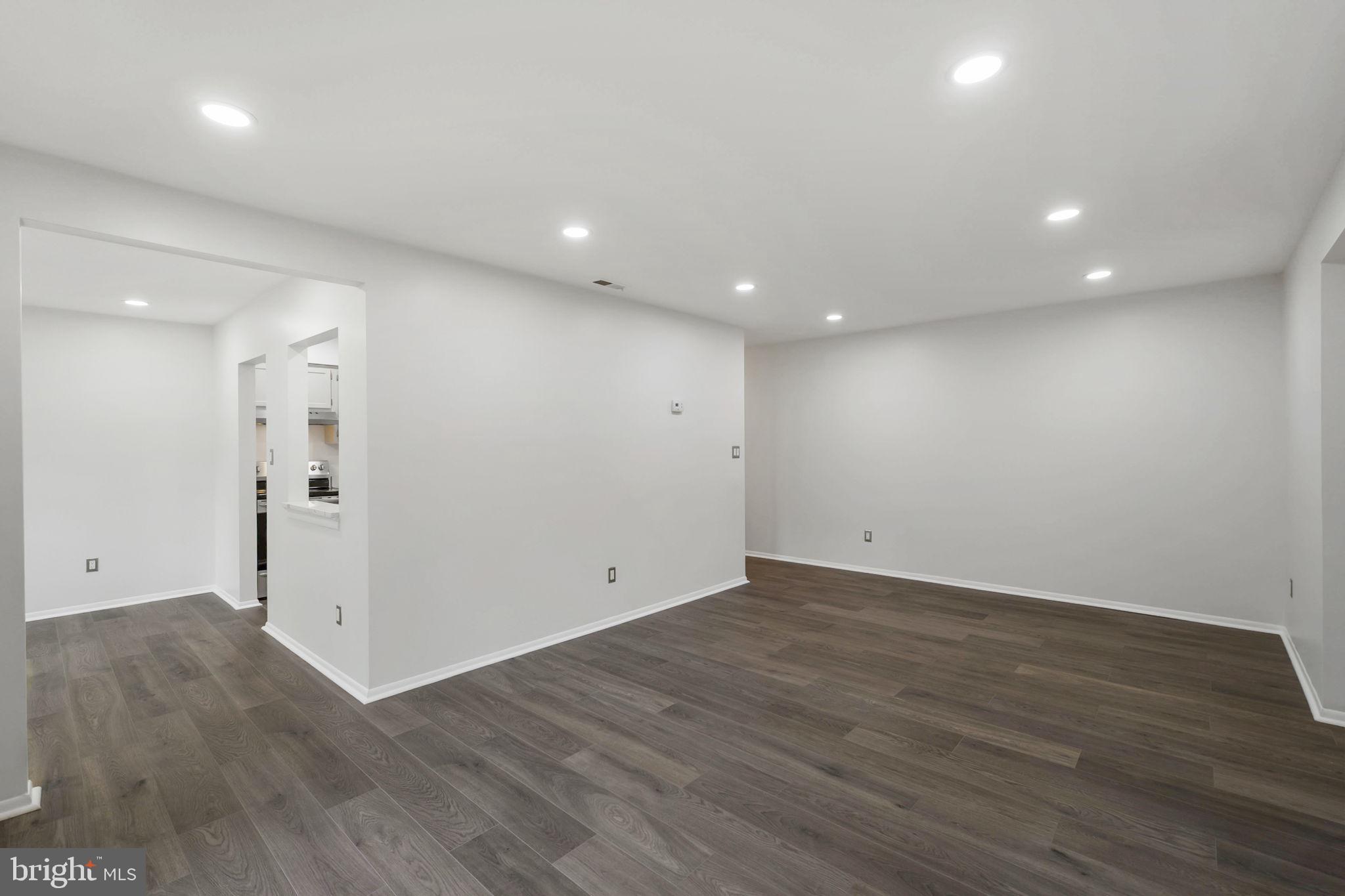 1104 Lisadale Circle, Unit 1D Baltimore, MD 21228 - Photo 12 of 35 Large and Open Living Room