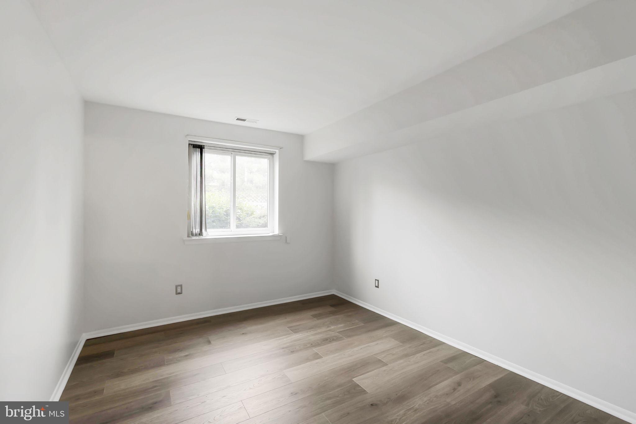 1104 Lisadale Circle, Unit 1D Baltimore, MD 21228 - Photo 24 of 35 2nd bedroom