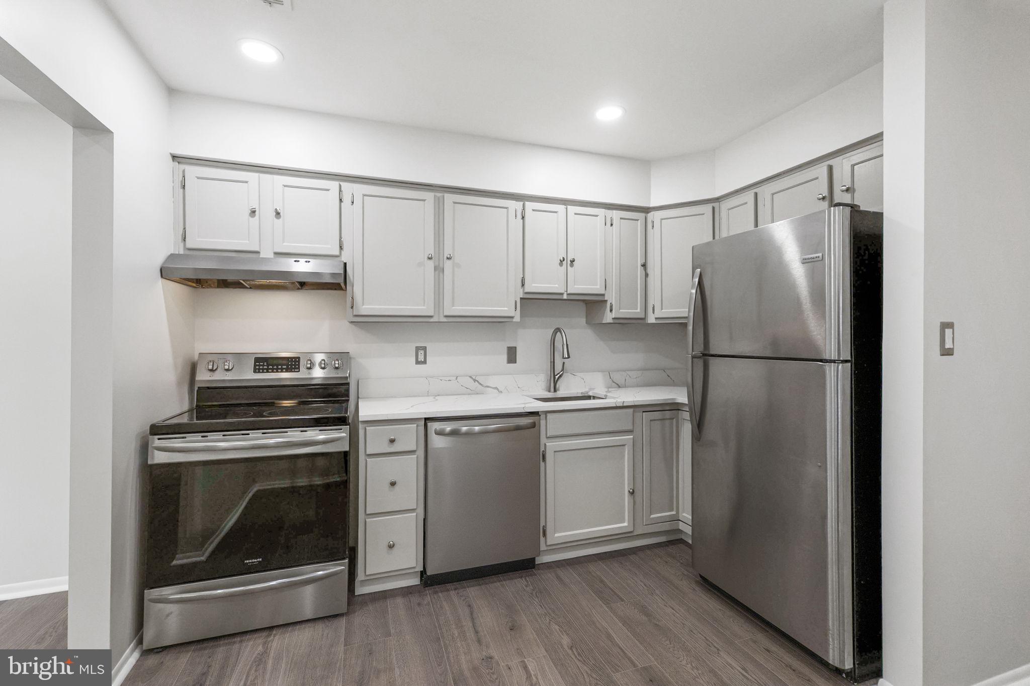 1104 Lisadale Circle, Unit 1D Baltimore, MD 21228 - Photo 3 of 35 Fully Updated Kitchen!